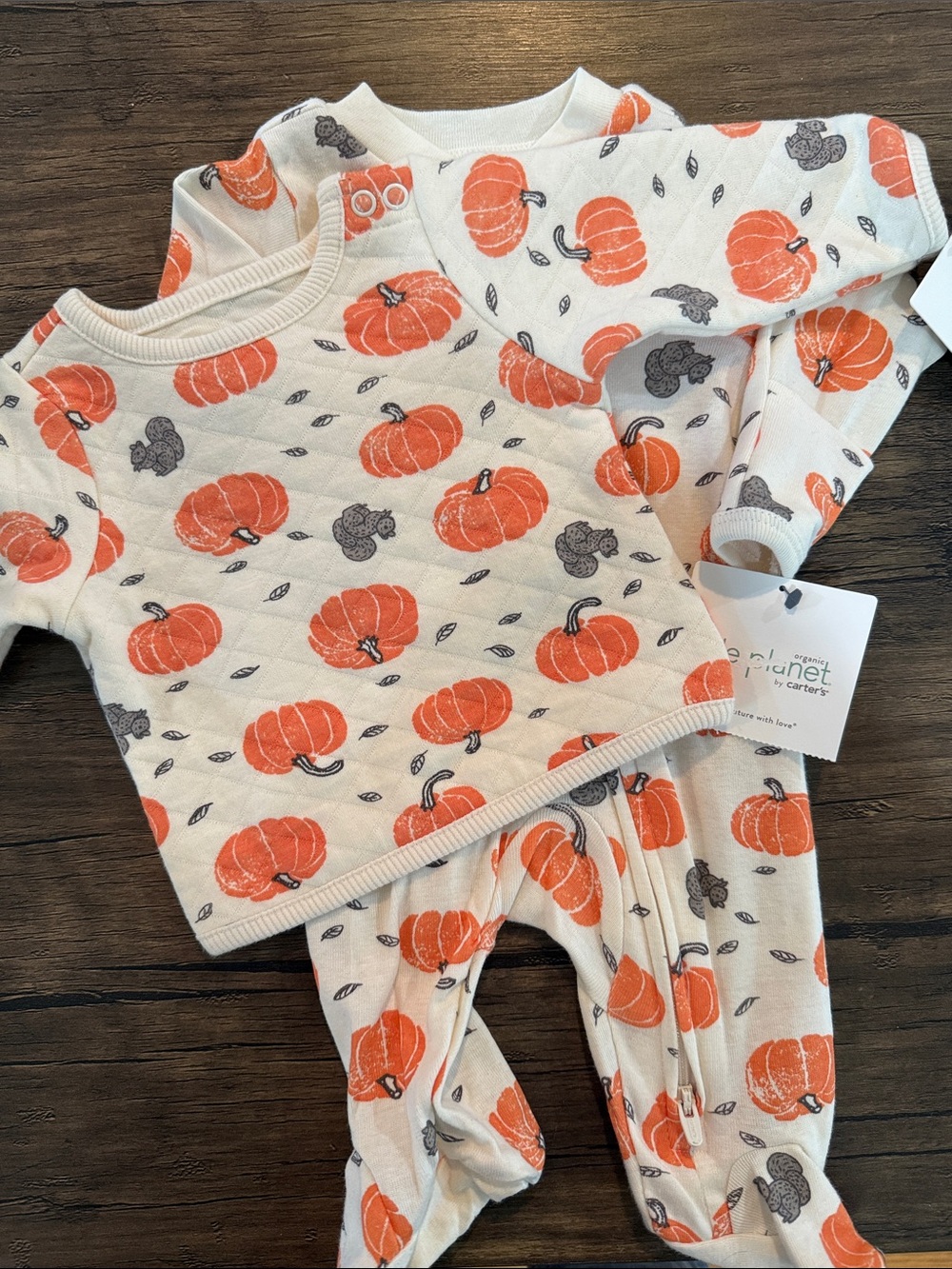 Carter’s Pumpkin Quilted Baby Onesie and Top. Orange Pumpkin Print. NB